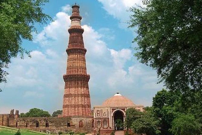 Private Delhi City Tour Including New Delhi and Old Delhi - Rickshaws, markets, and the human side of Old Delhi