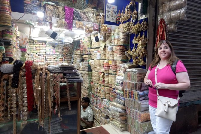 Private Delhi Shopping Tour with Female Expert - Delhi Haat: crafts with room to browse