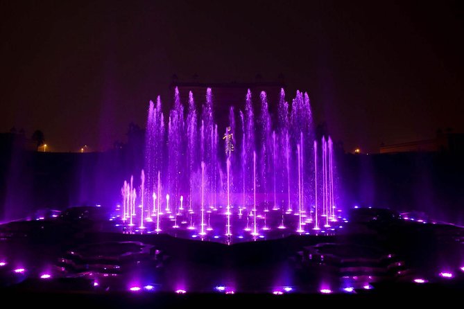 Private Evening Tour of Akshardham Temple with Musical Fountain Show - The musical fountain show in Hindi
