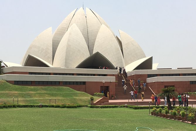 Private Full Day Delhi Tour -Old and New Delhi Highlights - Lotus Temple and a different religious tradition