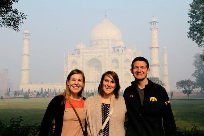 Private Full Day Old and New Delhi City Tour - India Gate and the government district show another Delhi