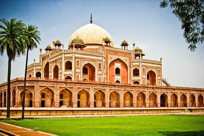 Private Full-Day Old Delhi and New Delhi City Tour - Chandni Chowk: two hours in the city’s working heart