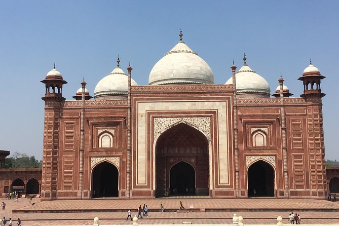 Private Full Day Taj Mahal Tour From Delhi by High Speed Gatiman Express Train - Shopping stops and keeping control of your time