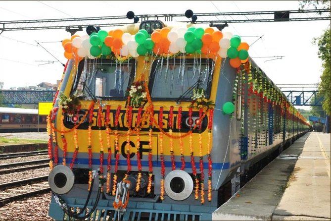 Private Full Day Taj Mahal Tour From Delhi by High Speed Gatiman Express Train - Meeting your guide at Agra Cantt