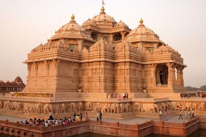 Private Full Day Temple Tour in Delhi - What the private car and guide add