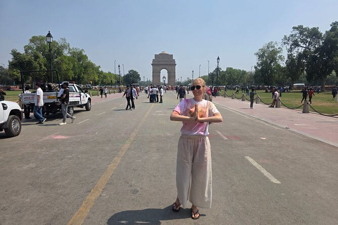 Private Guided Full Day Tour Of Old And New Delhi - Jama Masjid and the tuk tuk approach