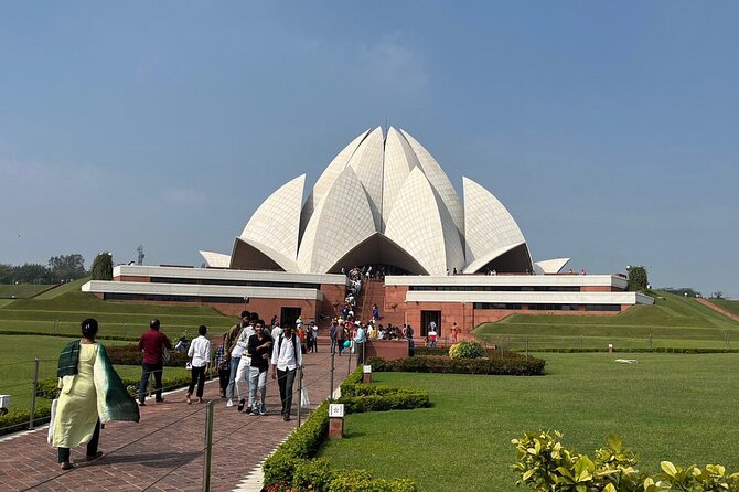 Private Half Day Delhi -City Tour including Entrance Fees - India Gate: a quick introduction to New Delhi