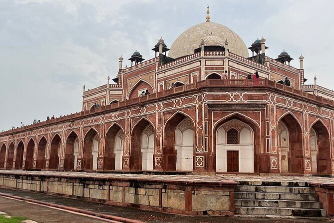 Private Half Day Delhi City Tour With Entrance Fees - How the guide affects the experience