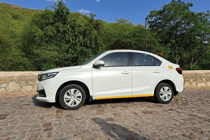 Private New Delhi Arrival Transfer Airport to Hotel/Accommodation - Why a prepaid airport ride helps in New Delhi
