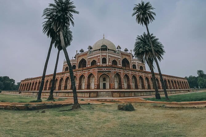 Private Old and New Delhi Full-Day Guided Tour - Key points at a glance