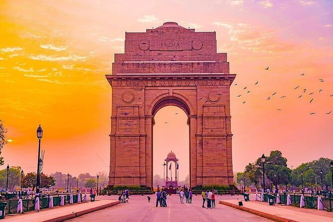 Private Old and New Delhi Full-Day Guided Tour - Lotus Temple, a modern place for quiet