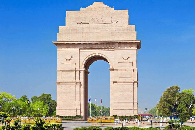 Private Old and New Delhi Full-Day Tour with Akshardham Temple - India Gate and New Delhi’s broad avenues