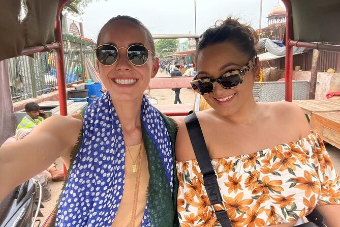 Private: Old and New Delhi Tour in a Day - Red Fort from the road