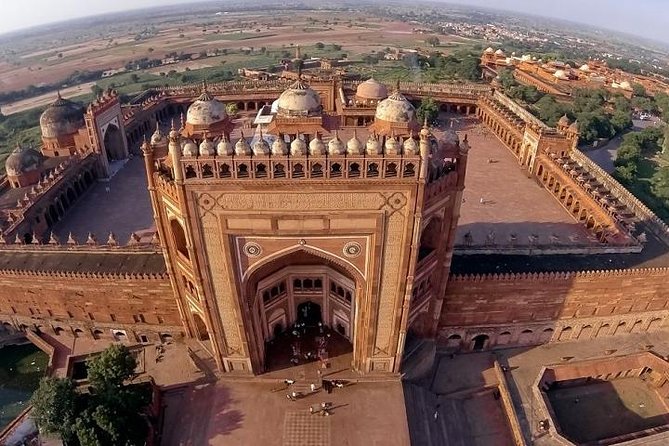 Private One Day Tour of Taj Mahal, Agra Fort & Fatehpur Sikri from New Delhi - Reaching Agra in a private car