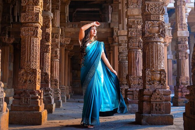 Private Photoshoot with a Local Photographer - Moving to Humayun’s Tomb by taxi