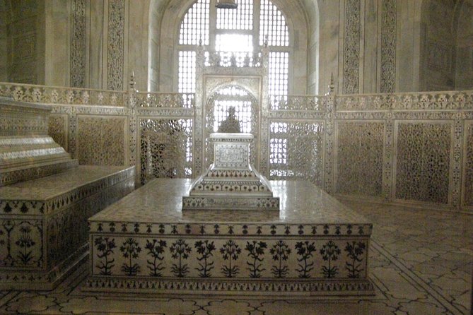Private Round Trip To Taj Mahal Agra From Delhi - The Delhi drive and private vehicle