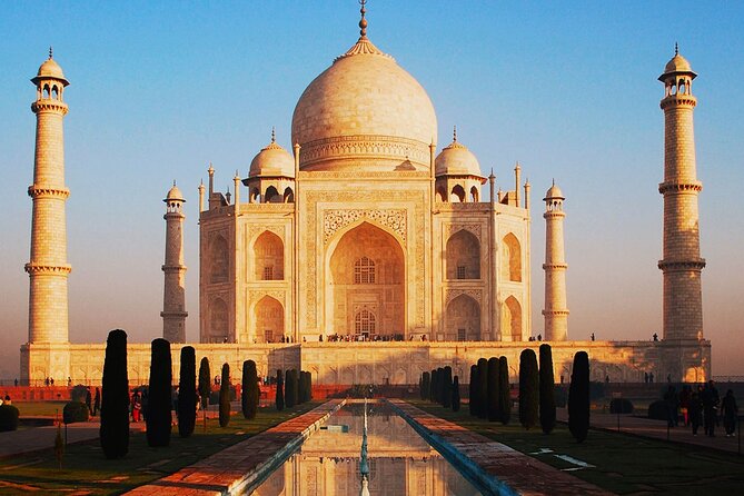 Private Same Day Tour To Taj Mahal From Delhi By Car - Inside the Taj Mahal with a private guide