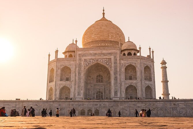 Private Skip the line Taj Mahal Sunrise Trip From Delhi By Car (All Inclusive) - Breakfast at the Trident Hotel