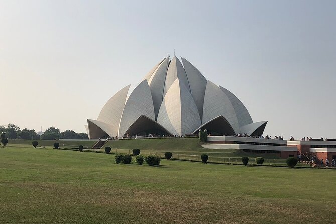 Private Spiritual Tour: Akshardham Temple, Lotus Temple & ISKCON in South Delhi - ISKCON Delhi: colorful, active and less formal