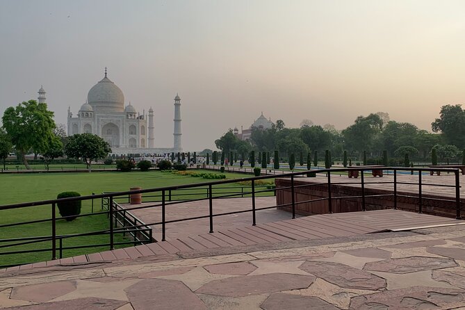 Private Sunrise Taj Mahal and Agra Fort Tour From Delhi To Agra- by AC Car - Optional breakfast and the real cost