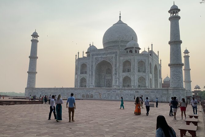 Private Sunrise Taj Mahal and Agra Fort Tour From Delhi To Agra- by AC Car - A short arrival stop before the Taj Mahal