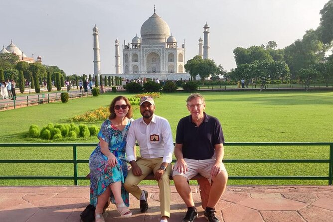 Private Sunrise Taj Mahal Tour from Delhi By Car -All inclusive - The guide makes the difference