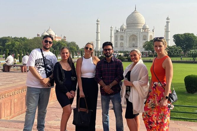 Private Sunrise Taj Mahal Tour from Delhi By Car -All inclusive - Who will appreciate this day trip