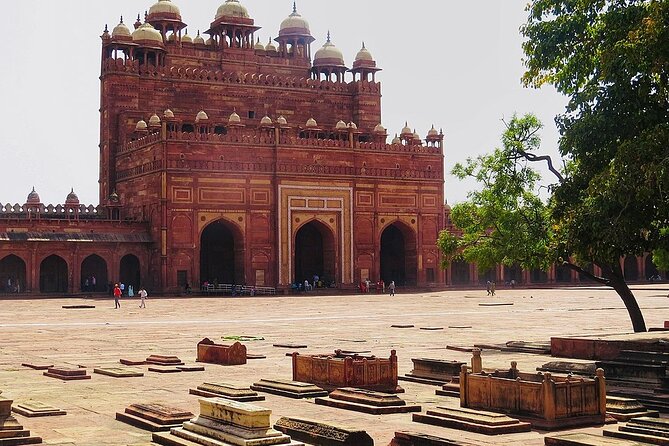 Private Sunrise Taj Mahal Tour from Delhi with Fatehpur Sikri - The ride back to Delhi is part of the cost