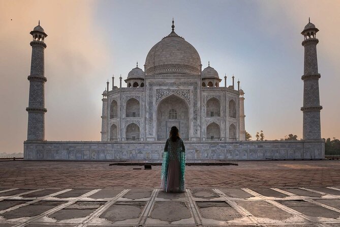 Private Taj Mahal, Agra Fort & Baby Taj Day Tour - All Inclusive - Reading Agra Fort beyond its walls