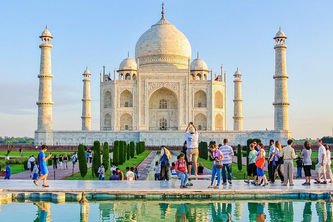 Private Taj Mahal & Agra Fort Tour from Delhi by Car - Seeing the Taj Mahal around 9:30 a.m.