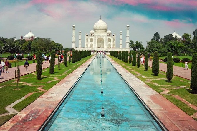 Private Taj Mahal Agra Overnight Tour from Delhi - Fatehpur Sikri on the way back to Delhi