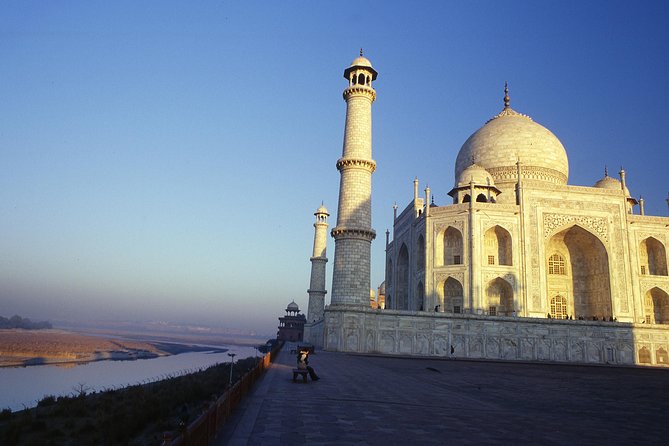 Private Taj Mahal and Agra Tour from Gurugram(Gurgaon) by Car - The early drive along the Yamuna Expressway