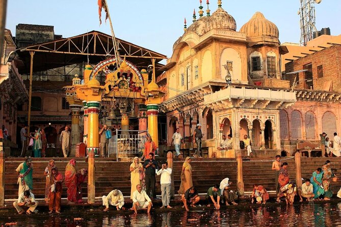 Private Taj Mahal and Mathura tour from Delhi to by car - Leaving Delhi in a private air-conditioned car