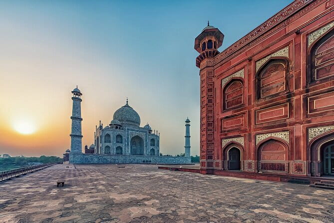 Private Taj Mahal Sunrise Tour and Agra Sightseeing from Delhi - Agra Fort and the Mughal court