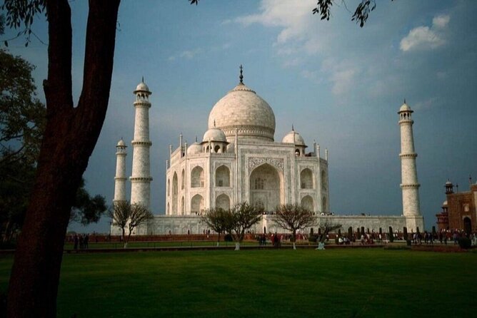 Private Taj Mahal Tour by Gatimaan Express Train - A private car changes the feel of the day