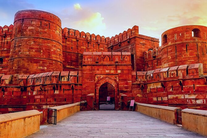Private TajMahal & Agra Fort Tour from Delhi by Car-All inclusive - The long road from Delhi to Agra