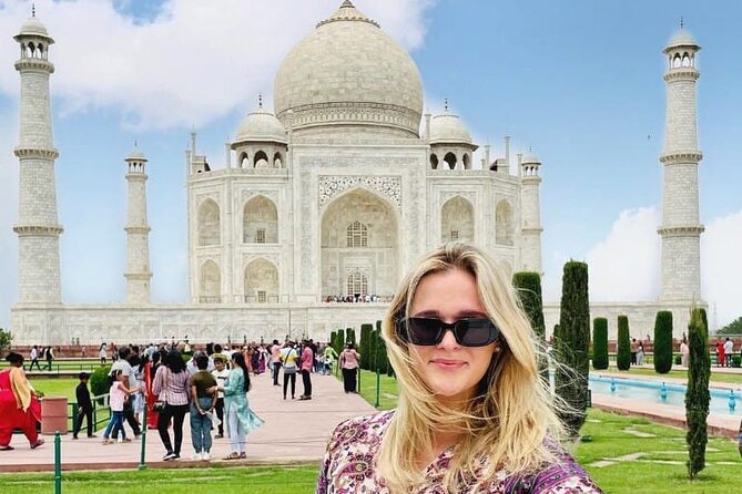 Private TajMahal & Agra Fort Tour from Delhi by Car-All inclusive - Lunch at a five-star hotel