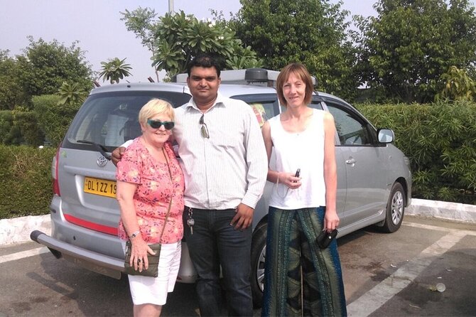 Private Tour : Delhi Day Tour with Tour Guide - Gurudwara Bangla Sahib and a change of pace