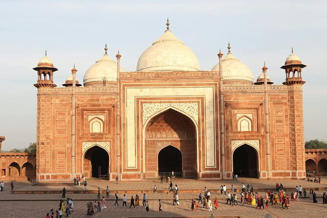 Private Tour to Taj Mahal and Agra From Delhi by Car - Seeing the Taj Mahal with a private guide