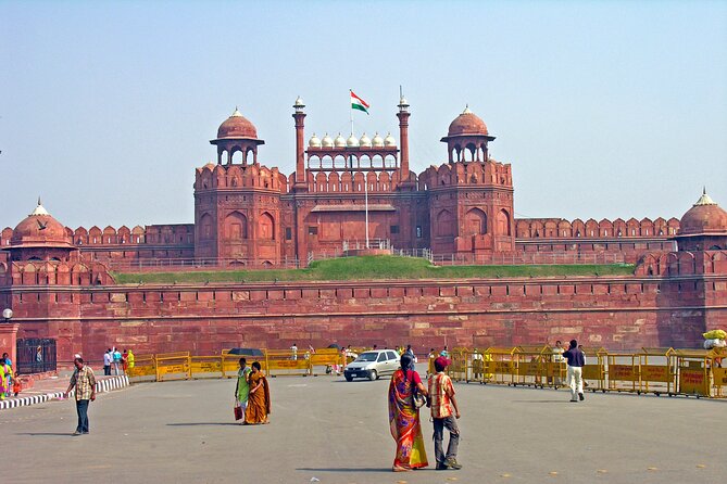 Private Transfer From Delhi Airport to Hotel in New Delhi - What the driver-guide element adds