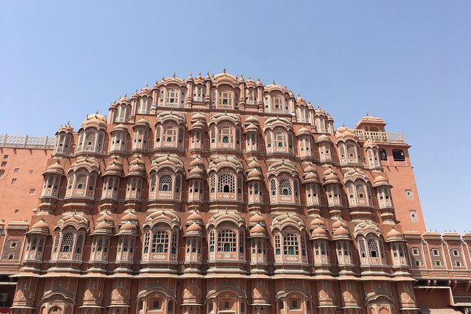Private Transfer From New Delhi to Jaipur - A driver who does more than follow the road
