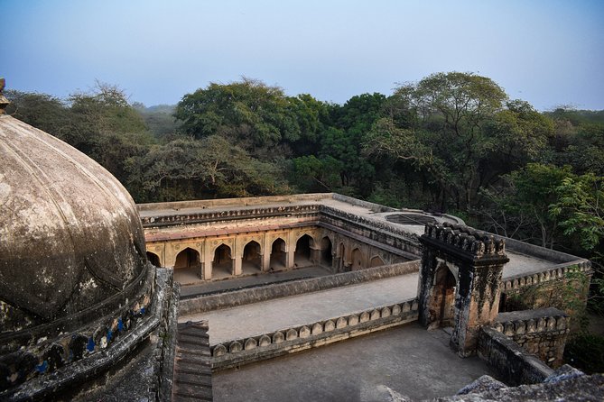 Private Walking Tour: South Delhi Heritage including Qutub Minar and Mehrauli Archaeological Park - How the private transport changes the day