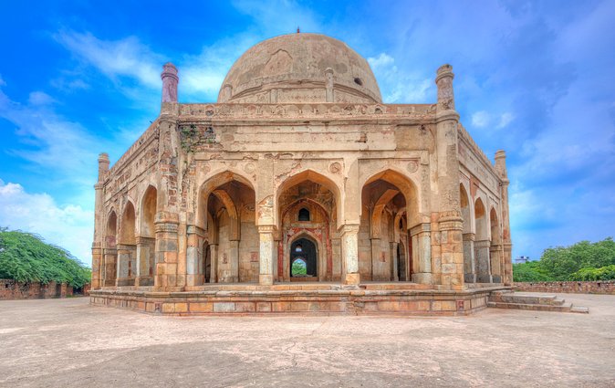 Private Walking Tour: South Delhi Heritage including Qutub Minar and Mehrauli Archaeological Park - Who will get the most from this tour