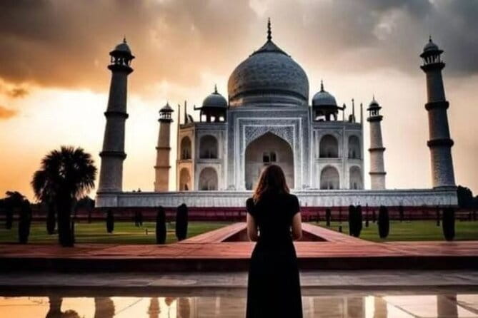 Same Day Agra From Delhi By AC Car - Seeing the Taj Mahal with Faizan or another local guide