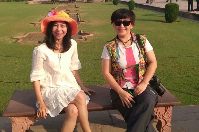 Same Day Agra Tour by Car From Delhi - Seeing the Taj Mahal with a guide