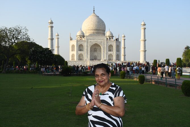 Same Day Agra Tour By Luxury Gatimaan Train From Delhi - A private tour changes the pace of the day