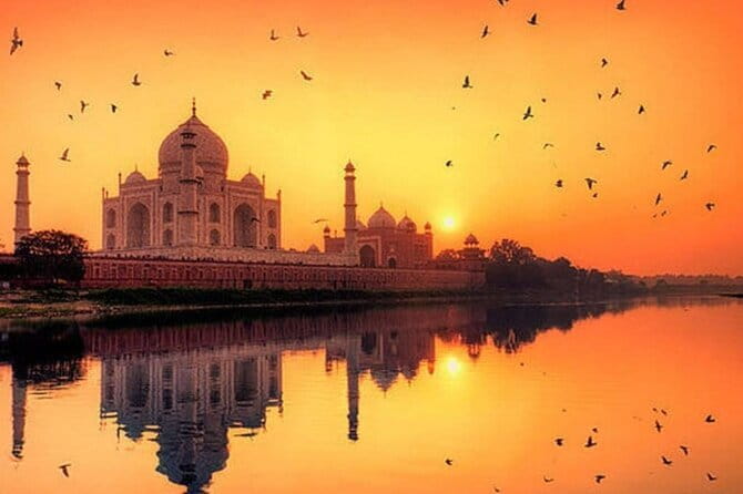 Same Day Agra Trip by Car from Delhi - All Inclusive - Seeing the Taj Mahal with a local guide