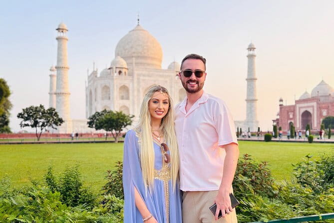 Same Day luxury Taj Mahal and Agra Fort Tour from Delhi by Car - The Taj Mahal deserves the first long stop