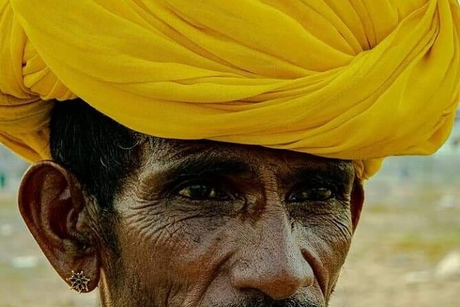 Same day Private tour cab pickup from Delhi Agra - Restaurant stops and meals