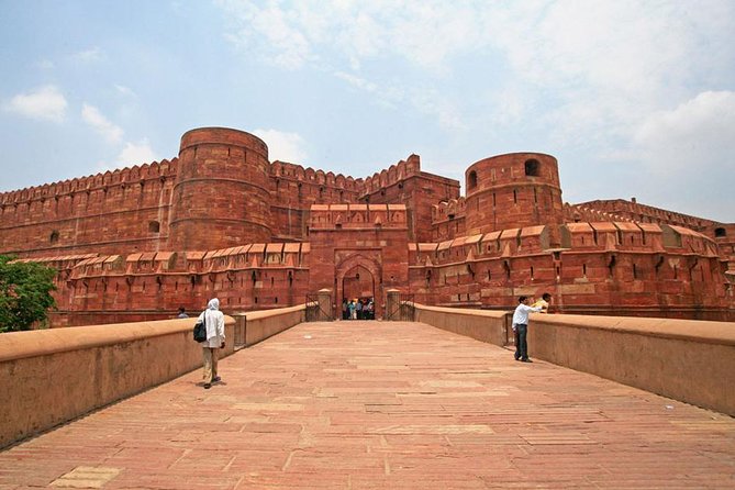 Same Day Taj Mahal & Agra Fort Tours ( Delhi- Agra-Delhi ) - The early road to Agra
